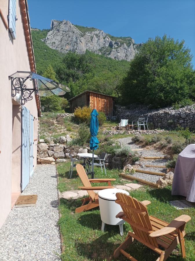 Un Petit Coin De Paradis Orpierre Exterior photo